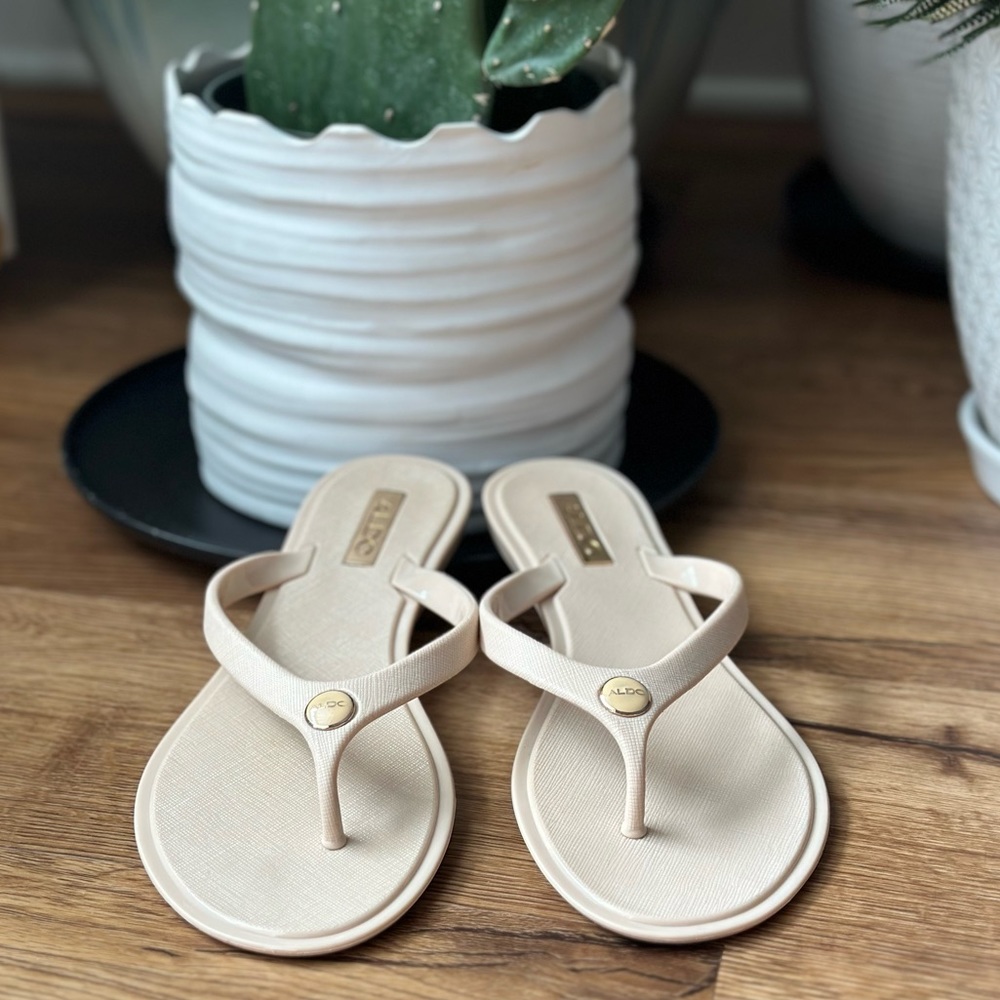 ALDO beige thong sandal, size 6